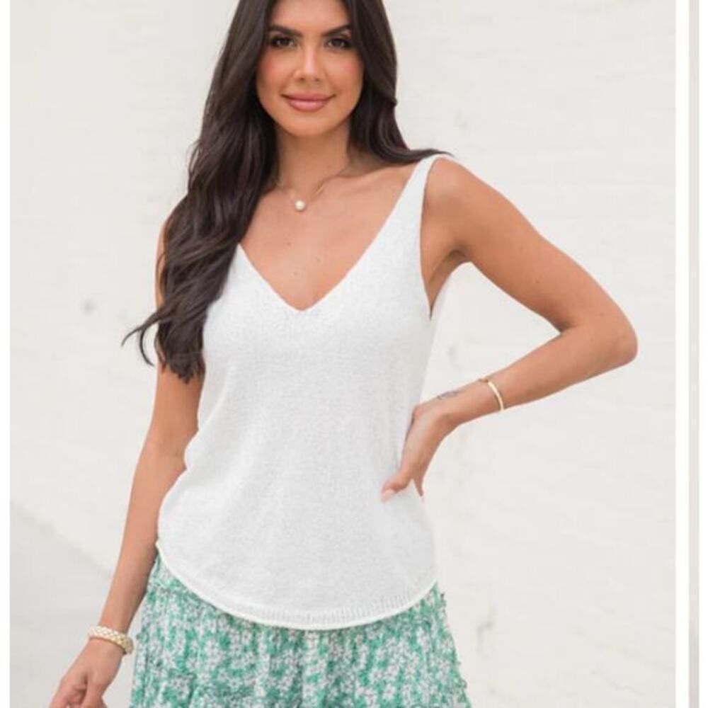 PINK LILY Meet At The Retreat Cream V-Neck Sweater Tank M